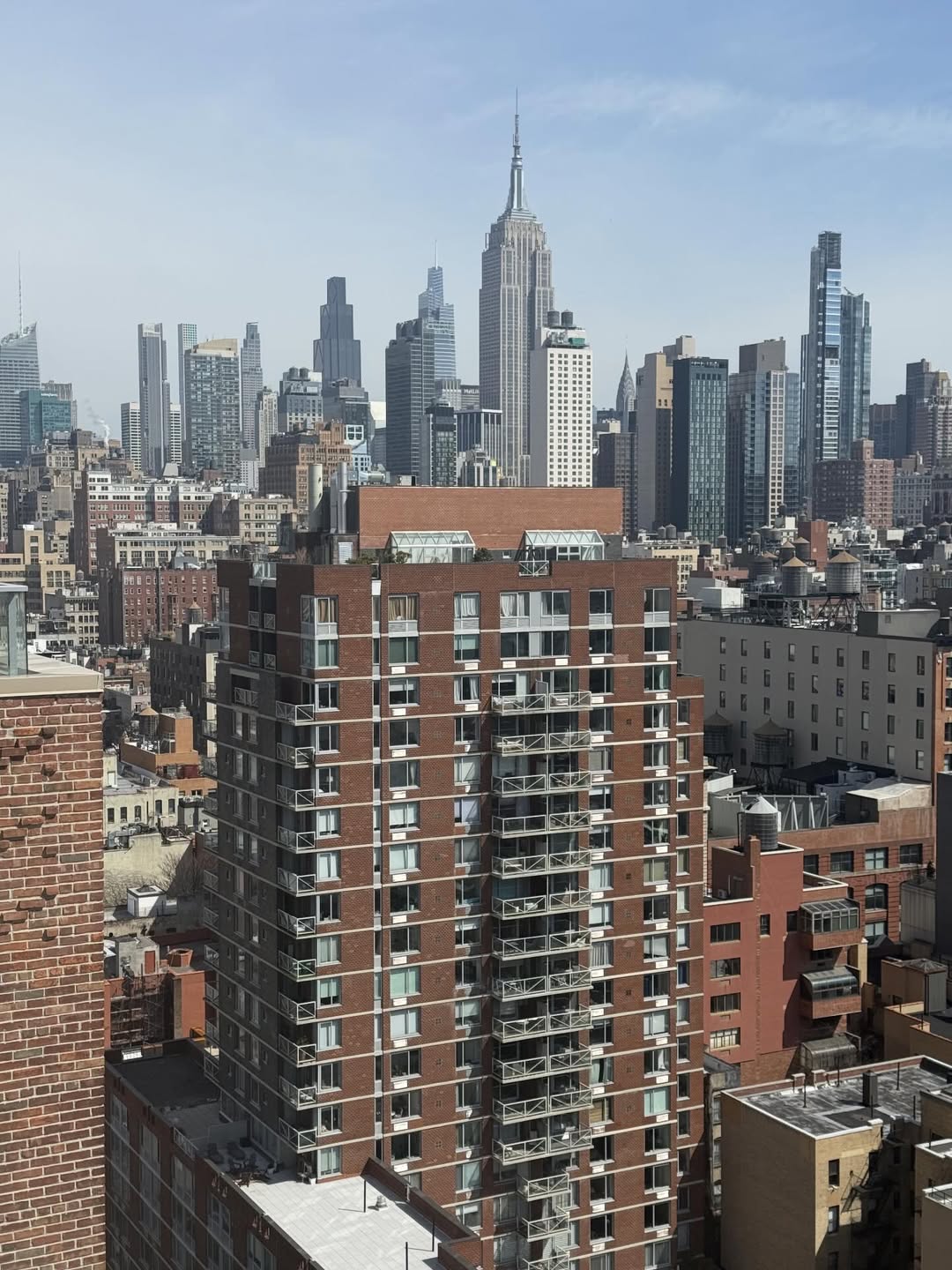 뉴욕 최애 건물에서 굿나잇 🌙 image 2