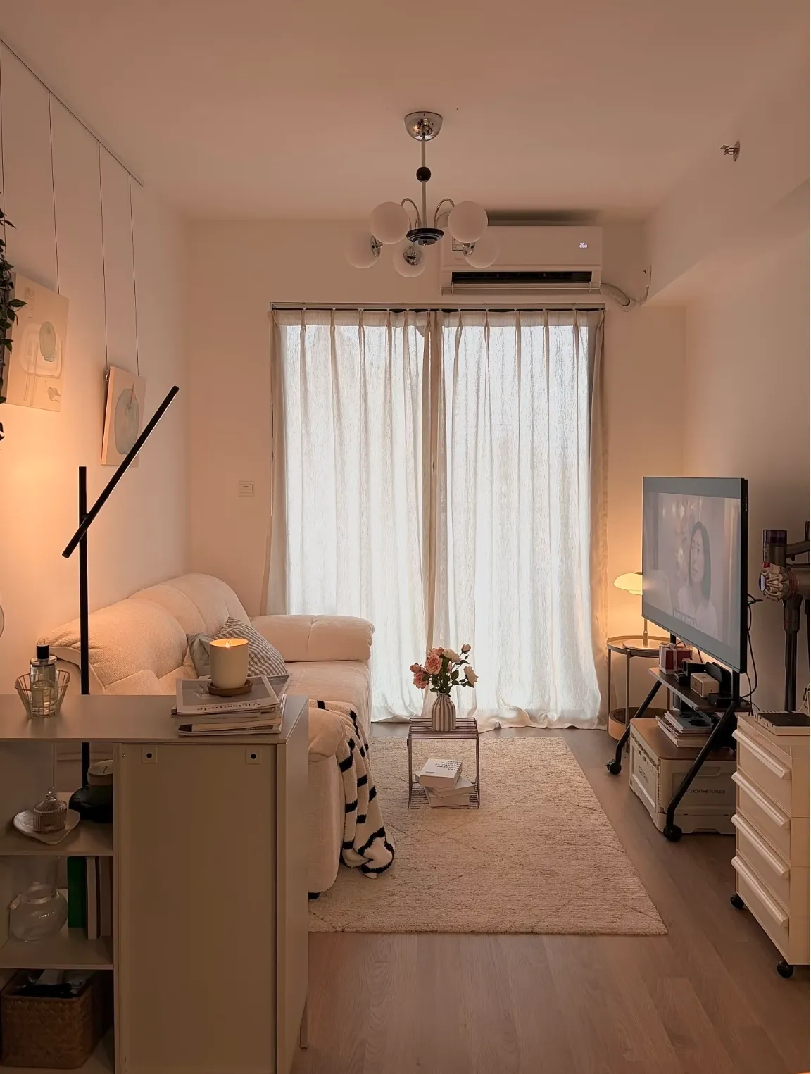 노란 조명에 완전 빠져버림 ✨ image 1