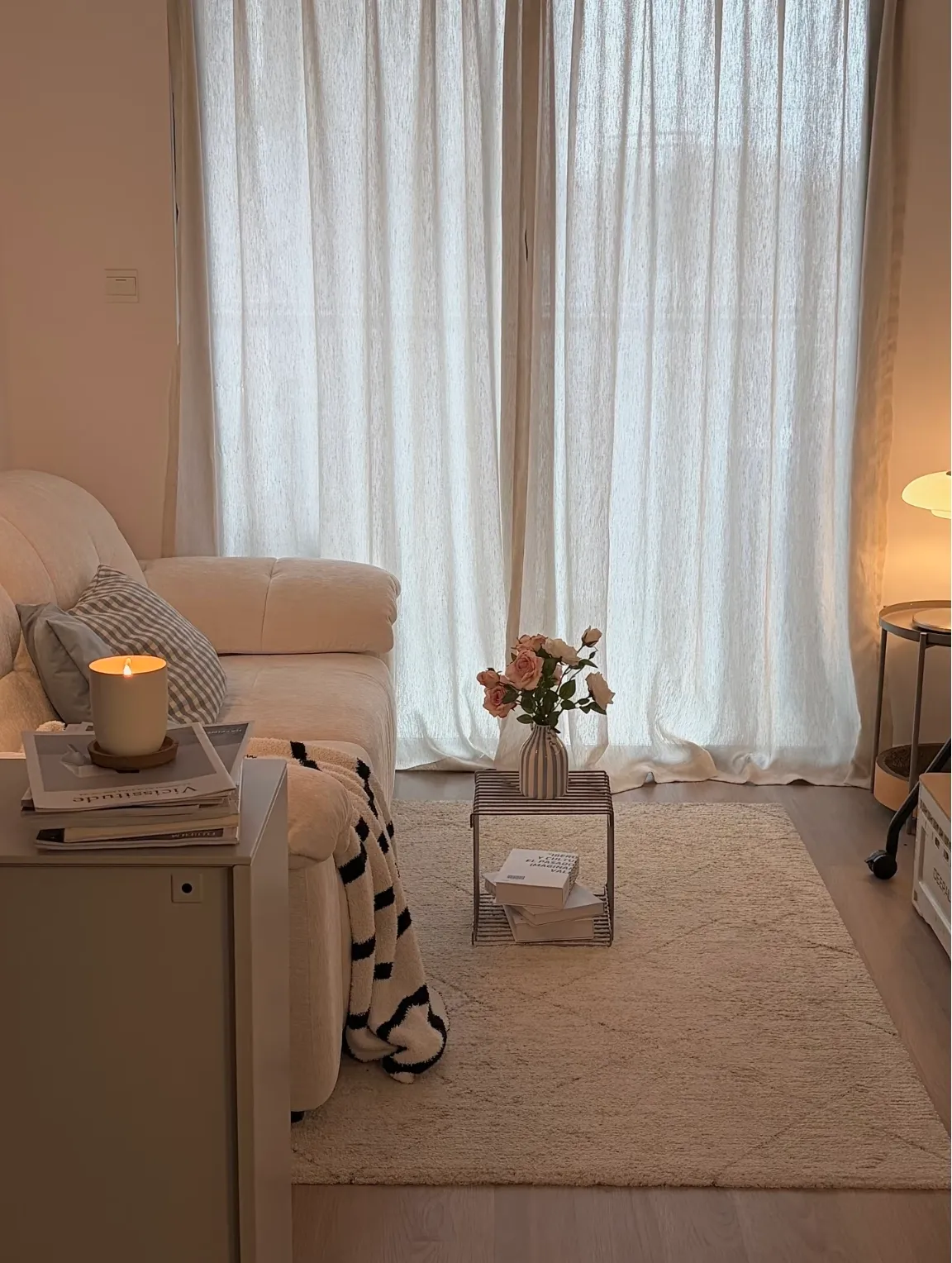 노란 조명에 완전 빠져버림 ✨ image 4