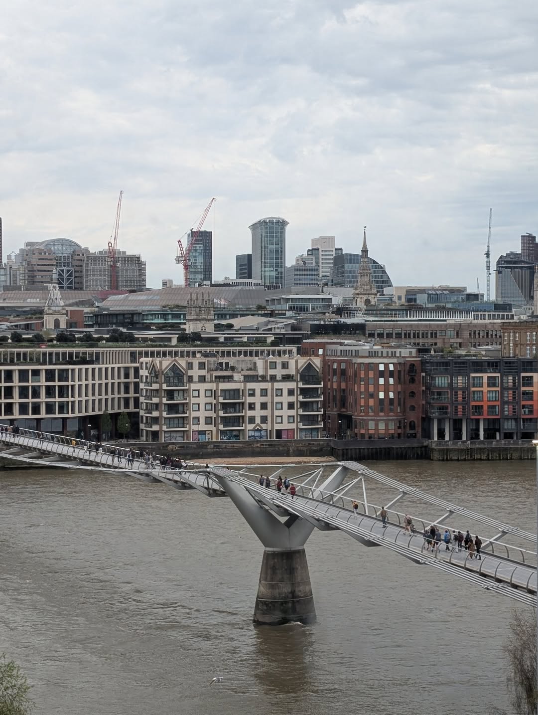 런던: 흐린 하늘도 매력적인 도시 image 2