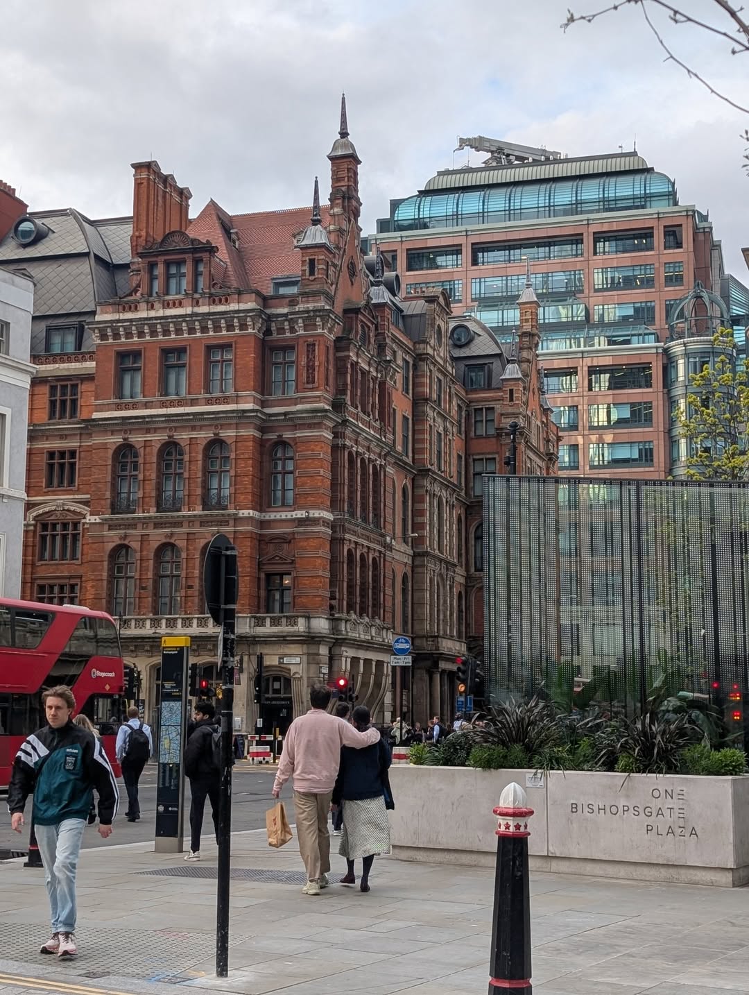 런던: 흐린 하늘도 매력적인 도시 image 3