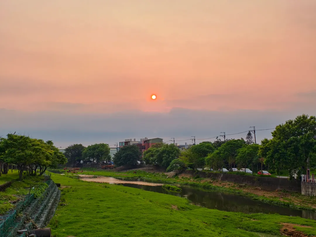 해 질 녘 부드럽고 은은한 하늘도 참 예쁘다 ❤️ image 4