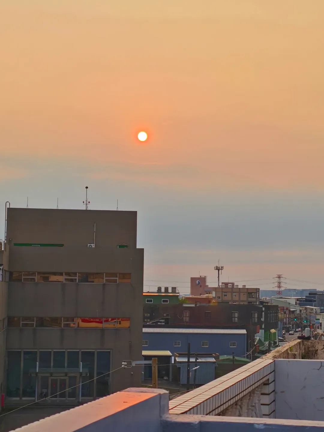 해 질 녘 부드럽고 은은한 하늘도 참 예쁘다 ❤️ image 1