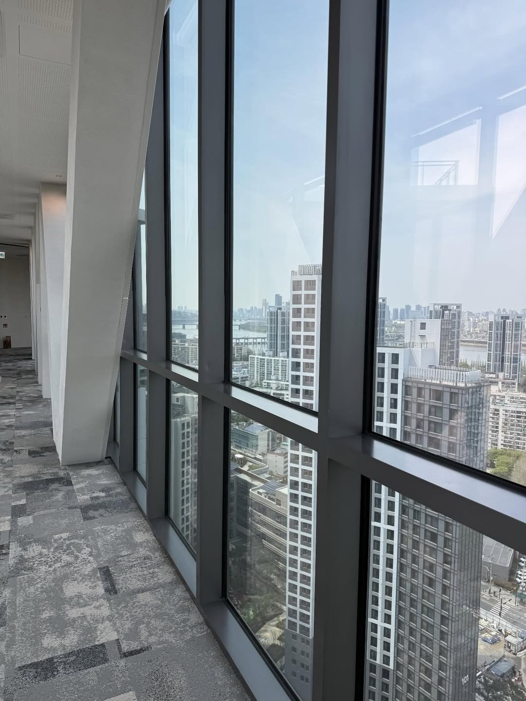 한동안 너무 바빠서 오지 못했던 스카이라운지. image 5