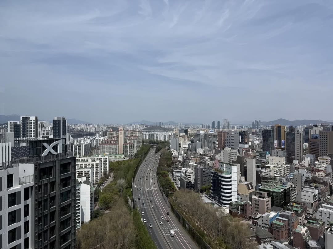 한동안 너무 바빠서 오지 못했던 스카이라운지. image 1