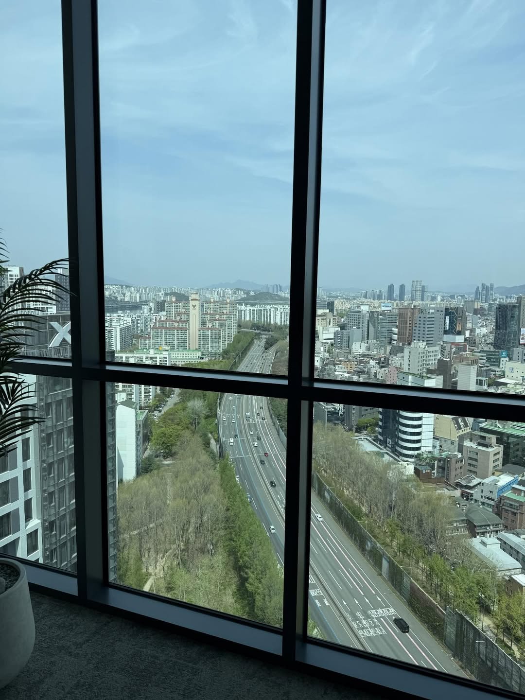 한동안 너무 바빠서 오지 못했던 스카이라운지. image 2