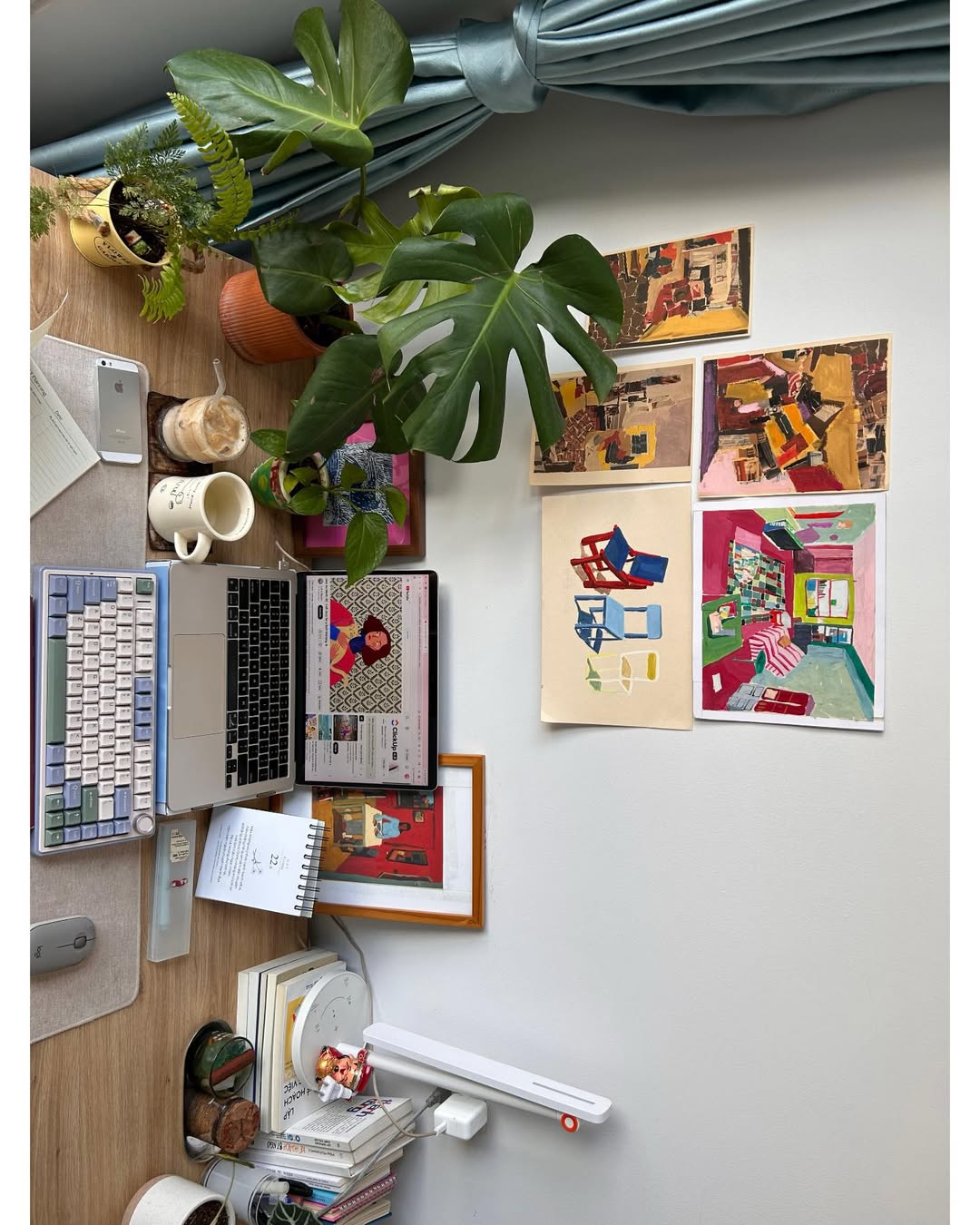 금요일, 새로운 작업 공간에서 맞이하는 하루 👩🏻‍💻💐 image 3