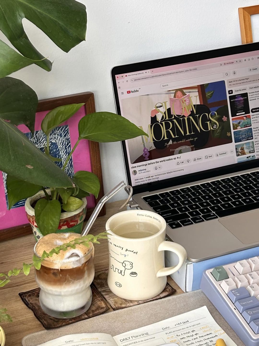 금요일, 새로운 작업 공간에서 맞이하는 하루 👩🏻‍💻💐 image 4