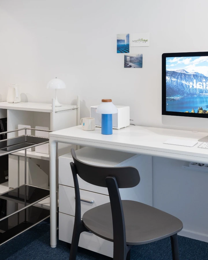 모던 화이트 톤의 미니멀 오피스 공간 - 2