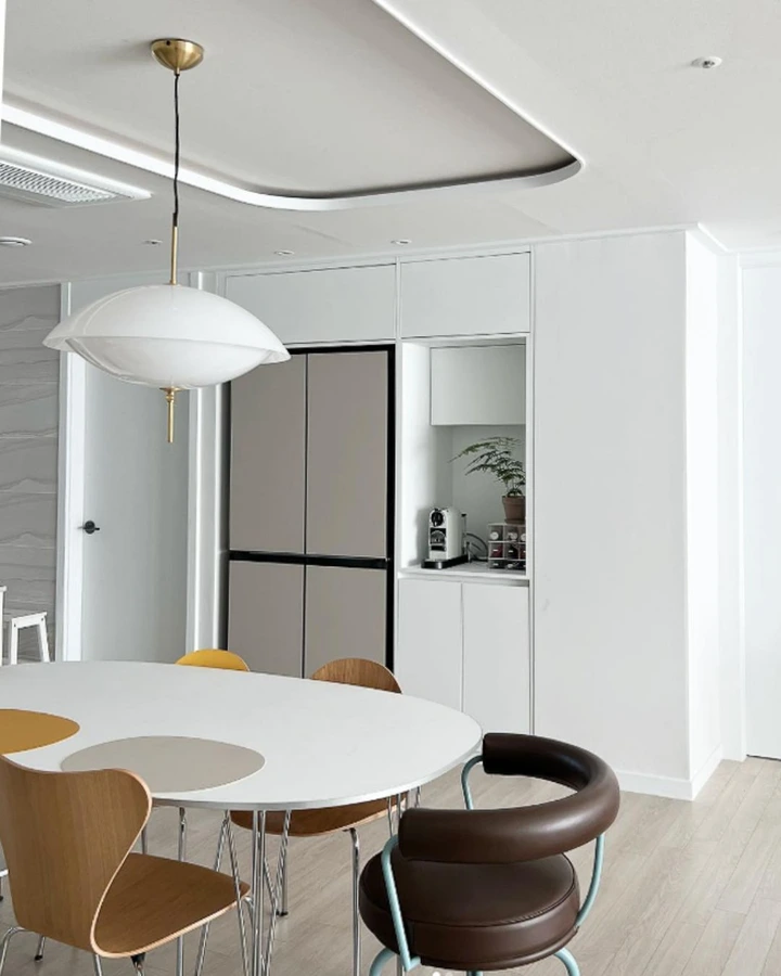 미드센추리 모던 감성이 깃든 아늑한 공간 - 5