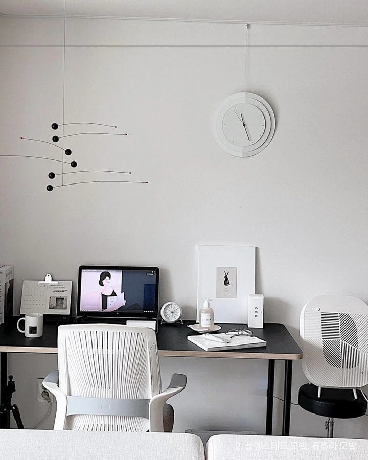 빛과 그림자가 어우러진 미니멀리즘 하우스 - 3